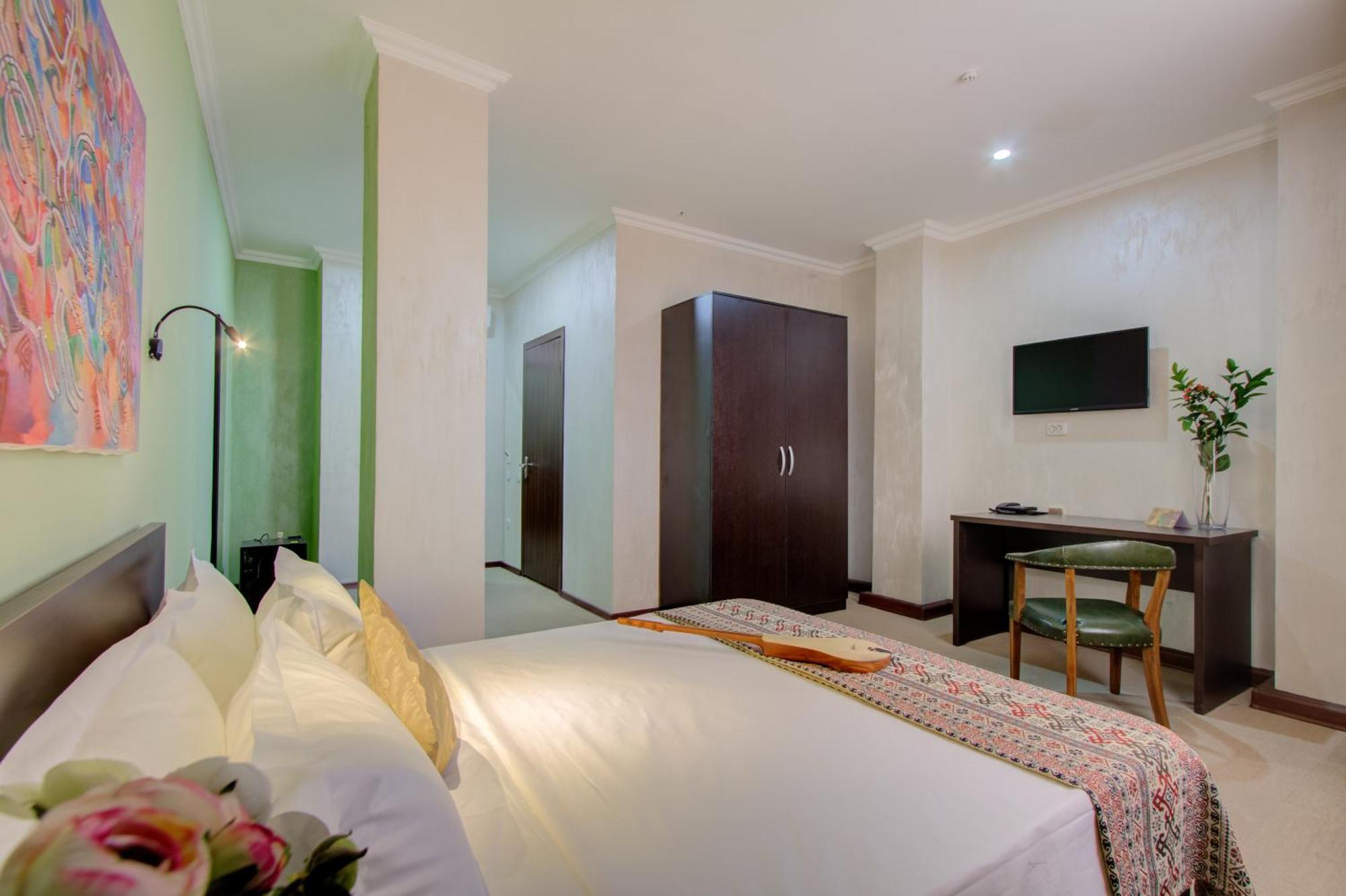Olive Hotel บิชเคก ภายนอก รูปภาพ